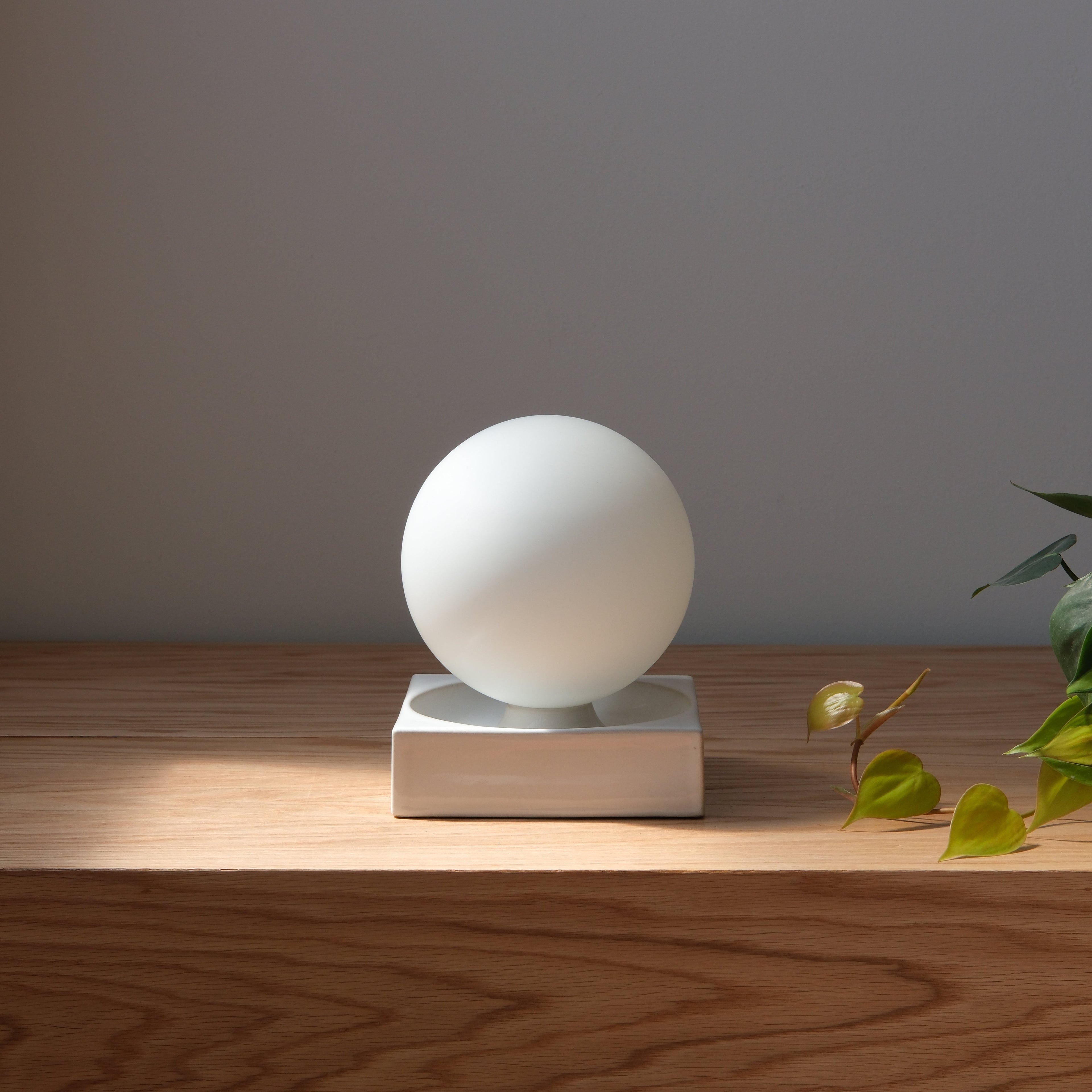 Cubic Table Lamp